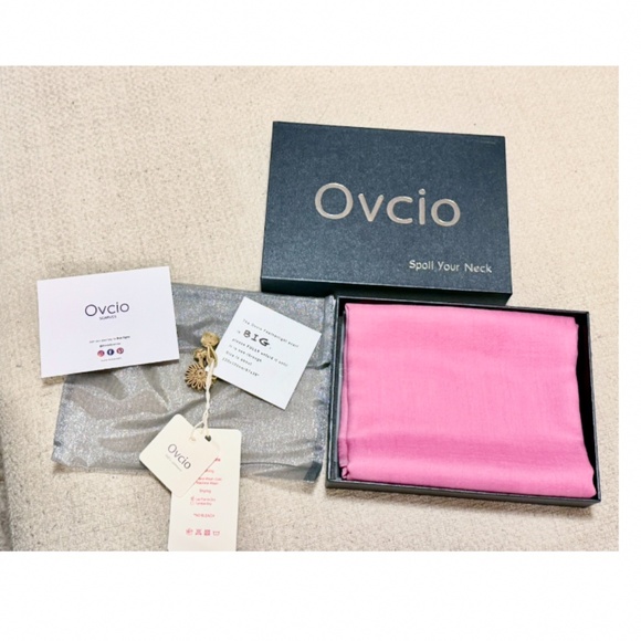 NWT Ovcio Featherlight Taffy Pink Cashmere Scarf | OS | Valentines Day Perfect - Picture 12 of 13